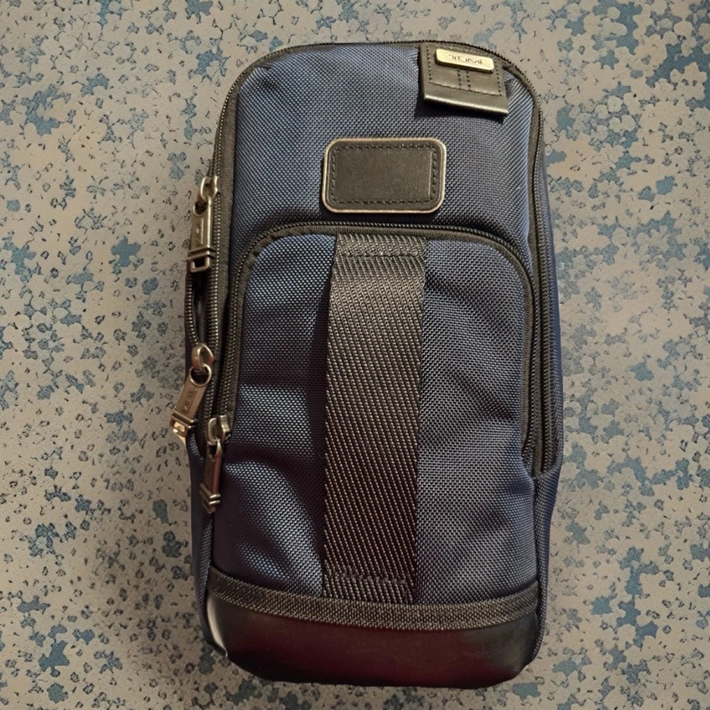 Tumi Fremont FIFE Slim Sling Bag Navy Blue NWT UNISEX - Picture 6 of 8
